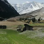 Haus Larcher Daire Sankt Leonhard im Pitztal