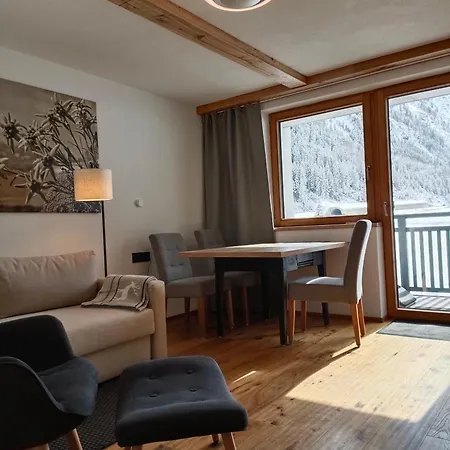 Haus Larcher Sankt Leonhard im Pitztal