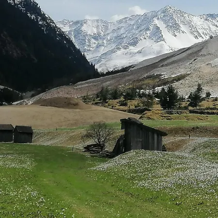 Haus Larcher Daire Sankt Leonhard im Pitztal